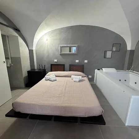 Noah & Apartment